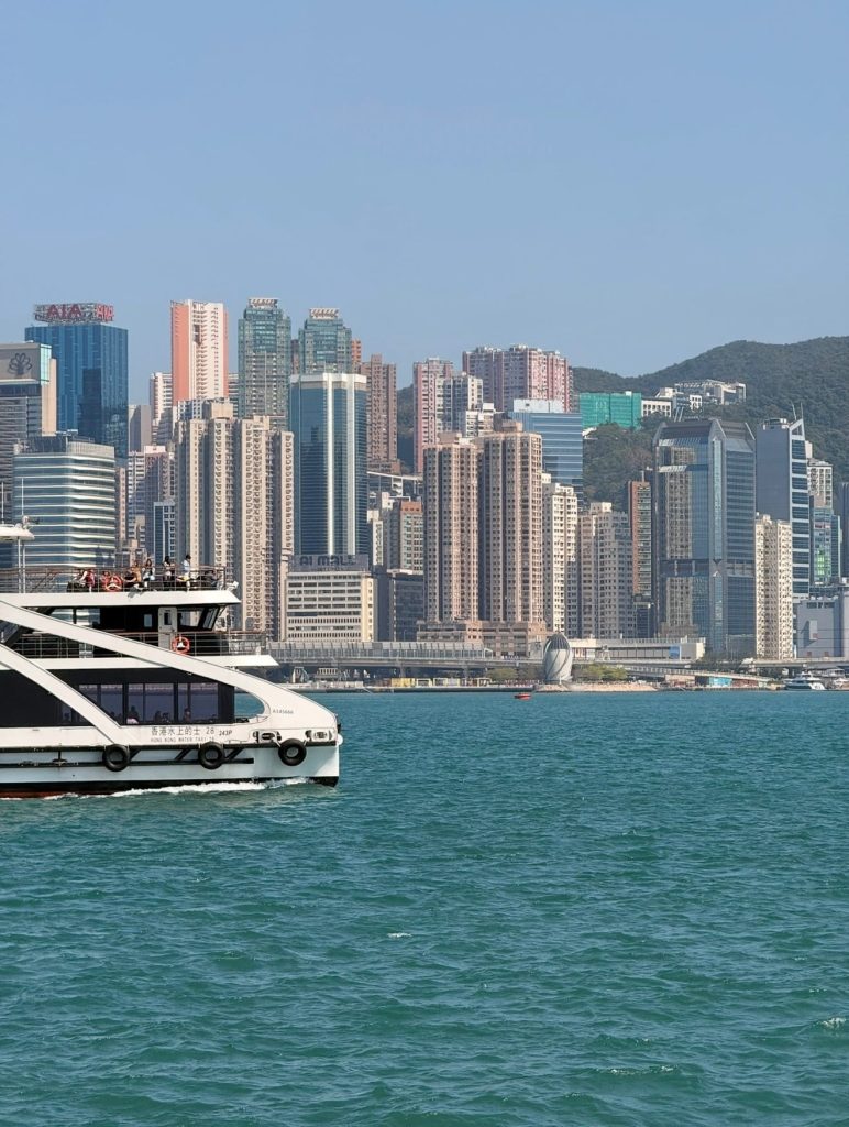 Picture of the sea with a boat